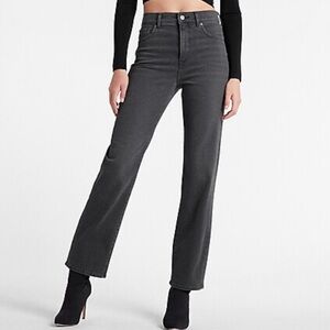 Express Modern Straight Jeans, Super High Rise in Size 8 Regular Medium Wash